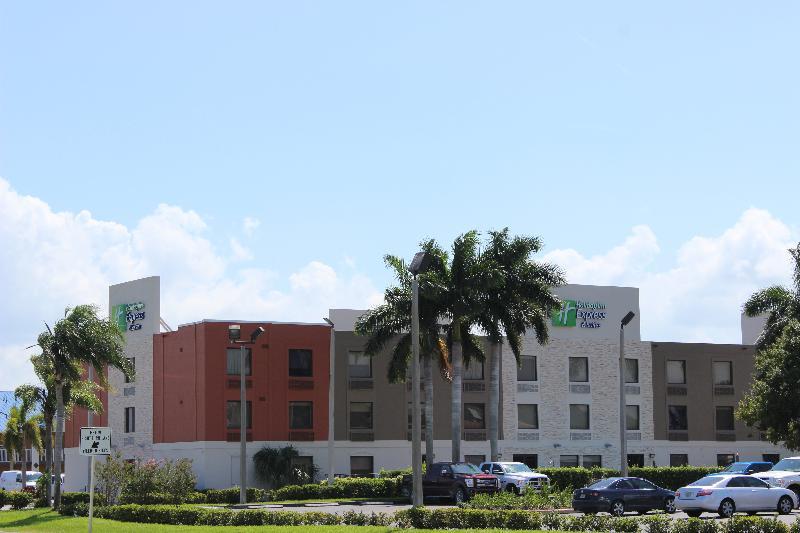 Holiday Inn Express Hotel & Suites Clewiston, An Ihg Hotel Екстер'єр фото